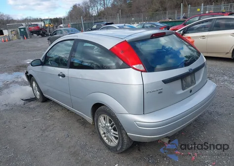 2005 Ford Focus Zx3 из США, поврежденный, VIN 3FAFP31N45R157285
